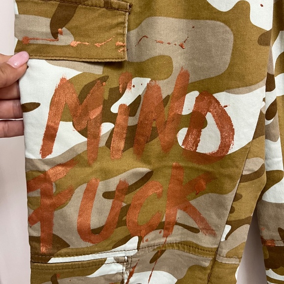 V.I.P. Camo Cargo Jogger Pants with Graffiti Print – Size Small - Picture 3 of 14